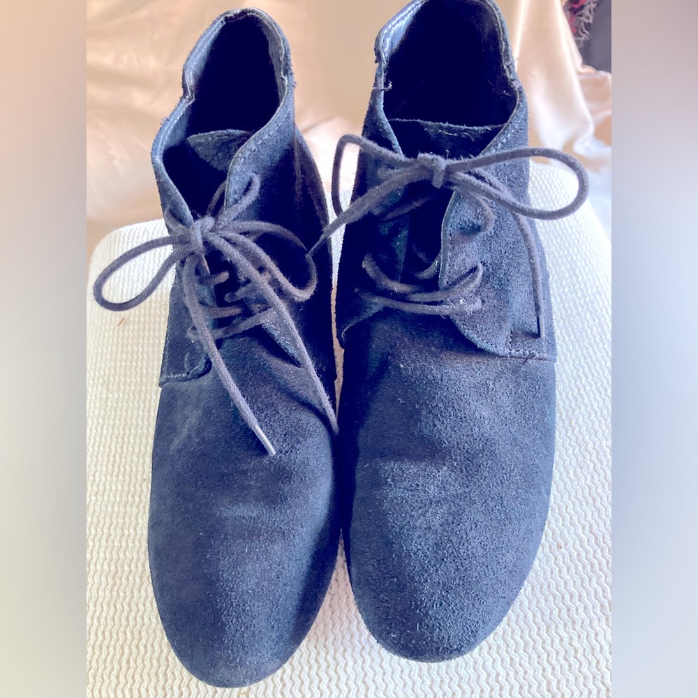 Casual Nine West black suede ankle boots, size 8